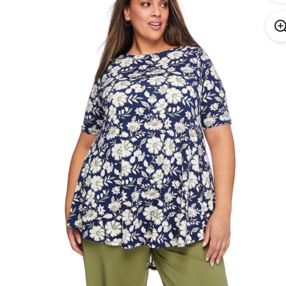 🔥10 for $100🔥 NWT Lane Bryant Navy and White Floral flowy tunic top plus size